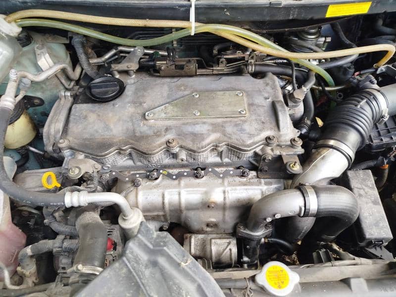 Nissan Almera Tino 