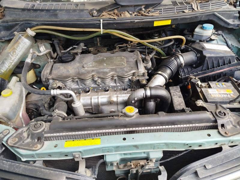 Nissan Almera Tino 