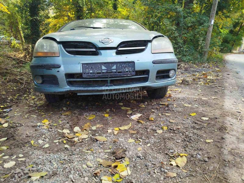 Nissan Almera Tino 