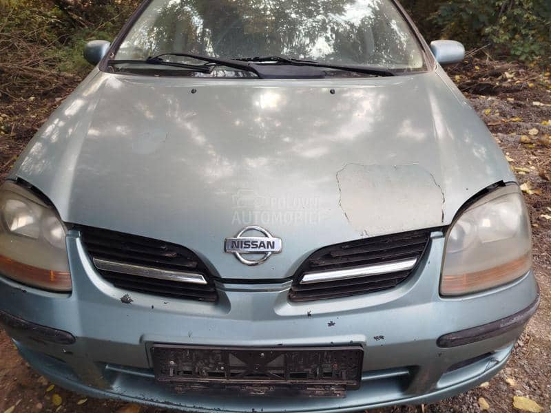 Nissan Almera Tino 