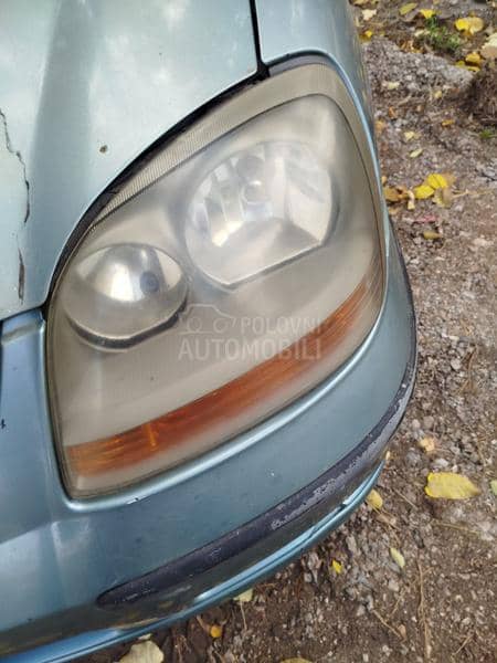 Nissan Almera Tino 