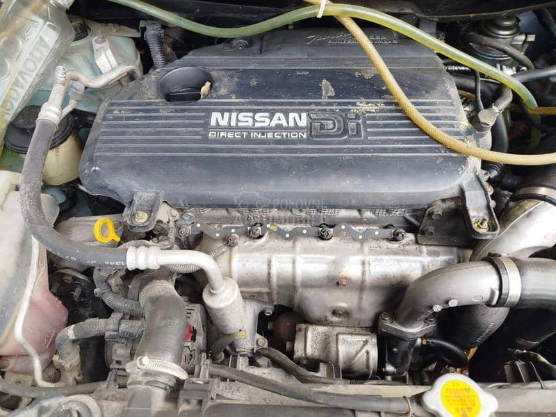 Nissan Almera Tino 