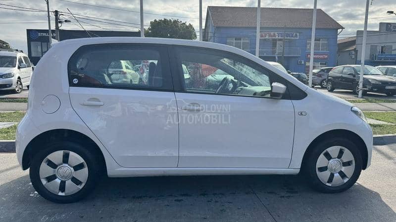 Volkswagen up! Auto je u Batajnici