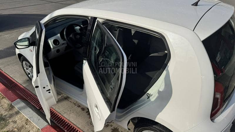 Volkswagen up! Auto je u Batajnici