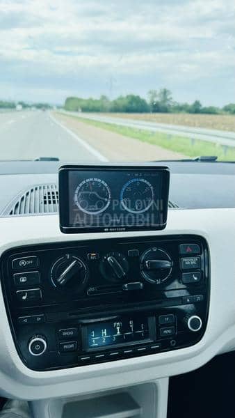 Volkswagen up! Auto je u Batajnici