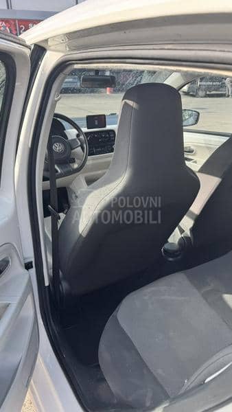 Volkswagen up! Auto je u Batajnici