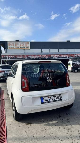 Volkswagen up! Auto je u Batajnici