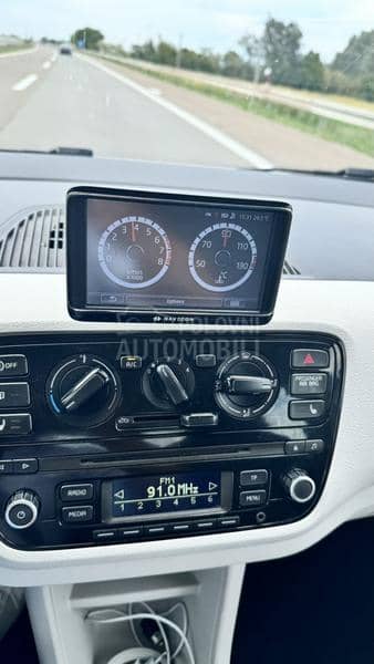 Volkswagen up! Auto je u Batajnici