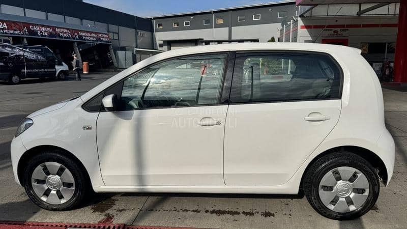 Volkswagen up! Auto je u Batajnici