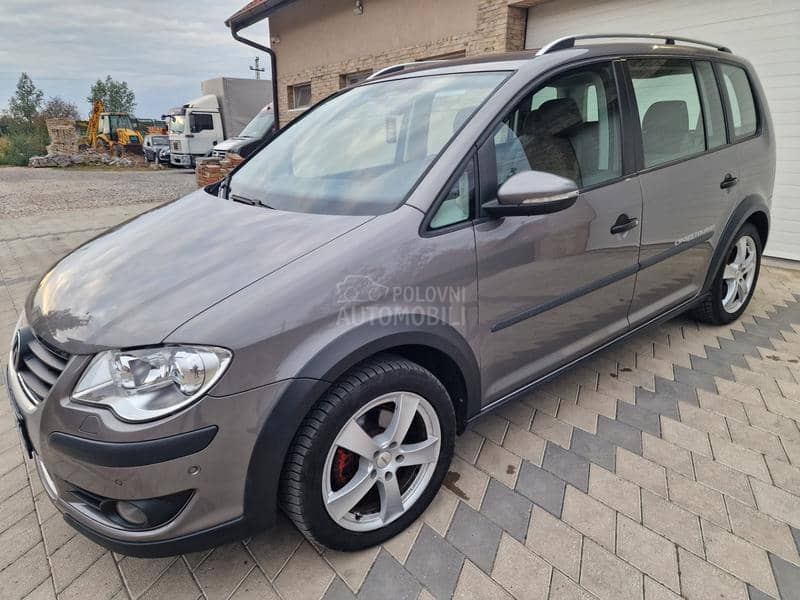 Volkswagen Touran 2.0 TDI CROSSTURAN Volkswagen Touran 2.0 TDI CROSSTURAN