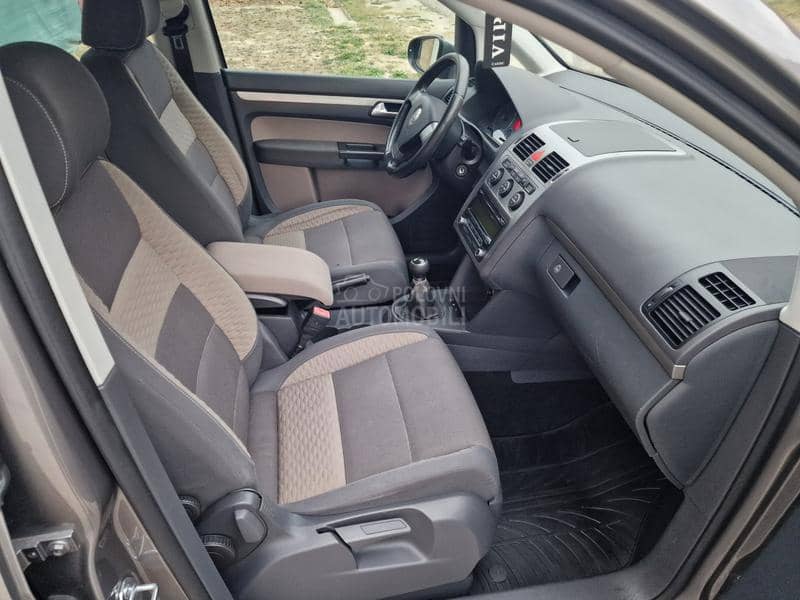 Volkswagen Touran 2.0 TDI CROSSTURAN Volkswagen Touran 2.0 TDI CROSSTURAN