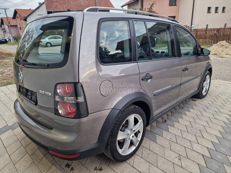 Volkswagen Touran 2.0 TDI CROSSTURAN Volkswagen Touran 2.0 TDI CROSSTURAN