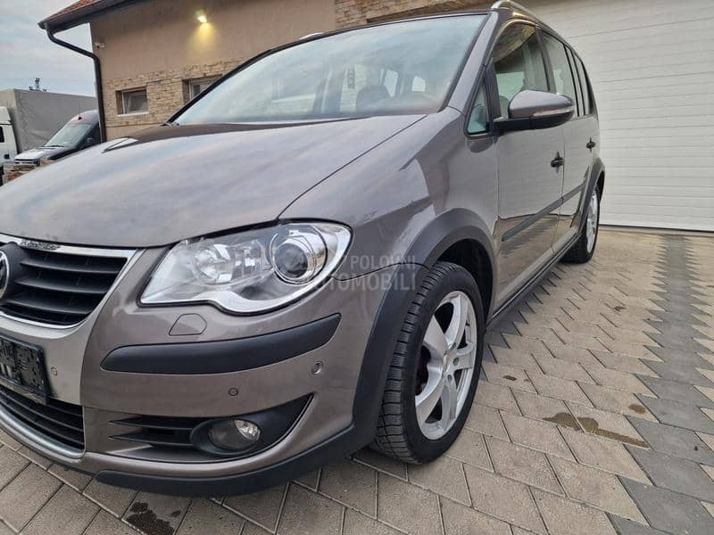 Volkswagen Touran 2.0 TDI CROSSTURAN Volkswagen Touran 2.0 TDI CROSSTURAN