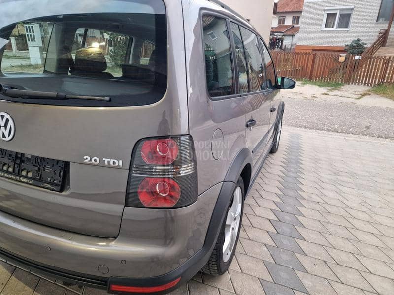 Volkswagen Touran 2.0 TDI CROSSTURAN Volkswagen Touran 2.0 TDI CROSSTURAN