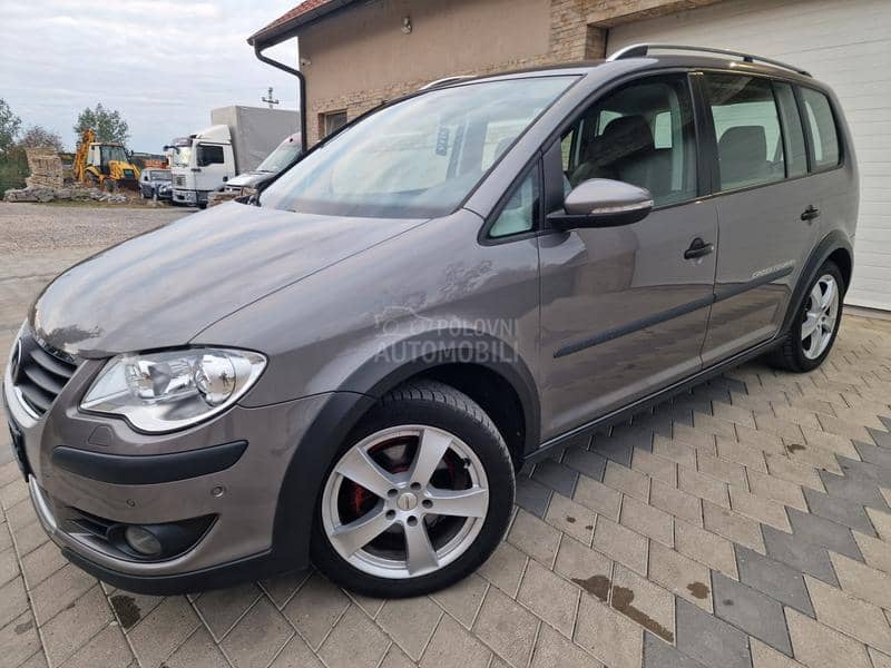 Volkswagen Touran 2.0 TDI CROSSTURAN Volkswagen Touran 2.0 TDI CROSSTURAN