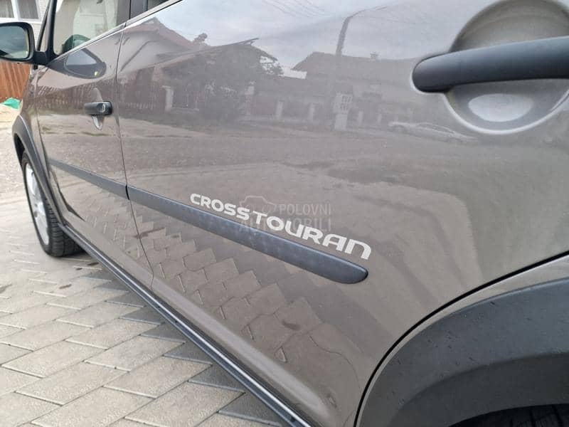 Volkswagen Touran 2.0 TDI CROSSTURAN Volkswagen Touran 2.0 TDI CROSSTURAN