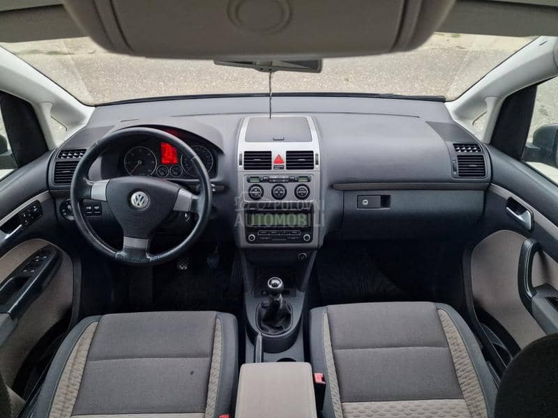 Volkswagen Touran 2.0 TDI CROSSTURAN Volkswagen Touran 2.0 TDI CROSSTURAN