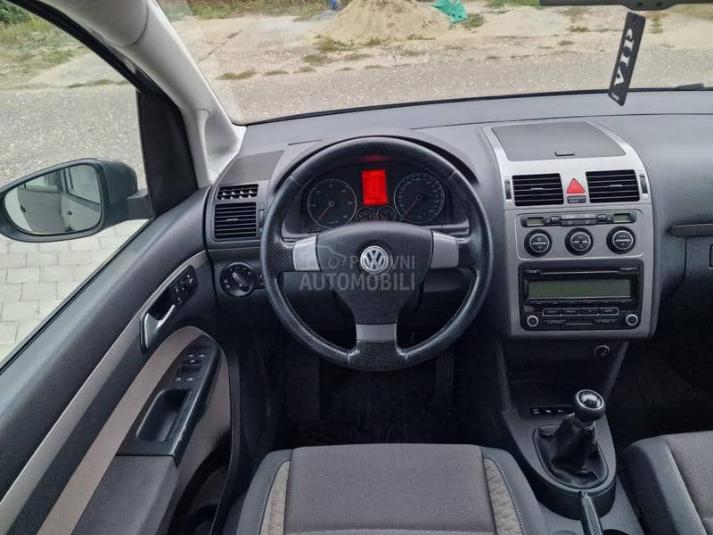 Volkswagen Touran 2.0 TDI CROSSTURAN Volkswagen Touran 2.0 TDI CROSSTURAN