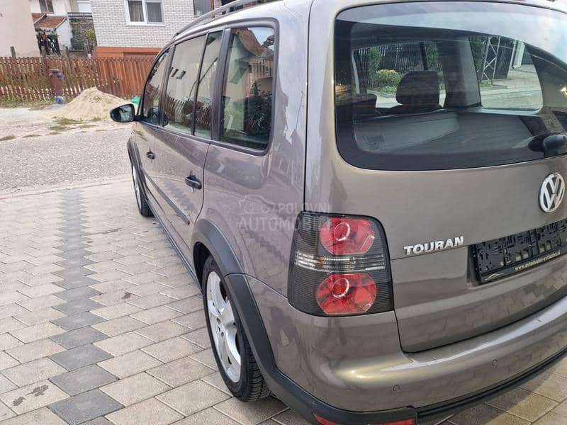 Volkswagen Touran 2.0 TDI CROSSTURAN Volkswagen Touran 2.0 TDI CROSSTURAN
