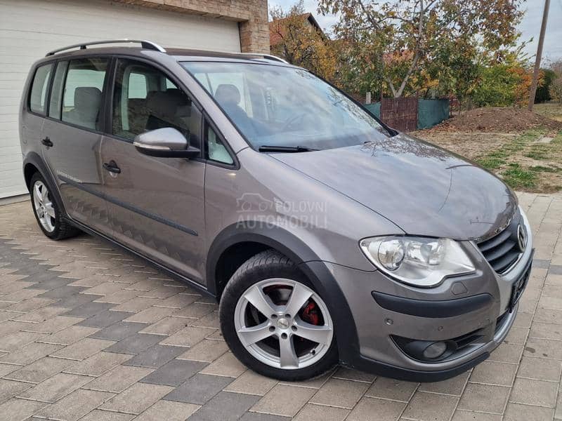 Volkswagen Touran 2.0 TDI CROSSTURAN Volkswagen Touran 2.0 TDI CROSSTURAN
