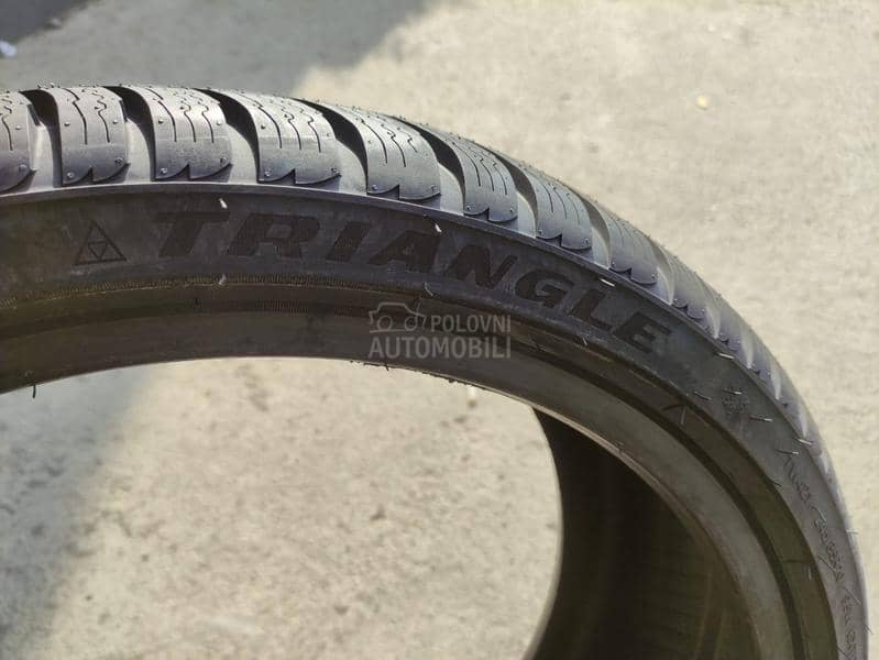 Triangle 245/35 R20 Zimska