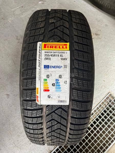 Pirelli 255/45 R19 Zimska