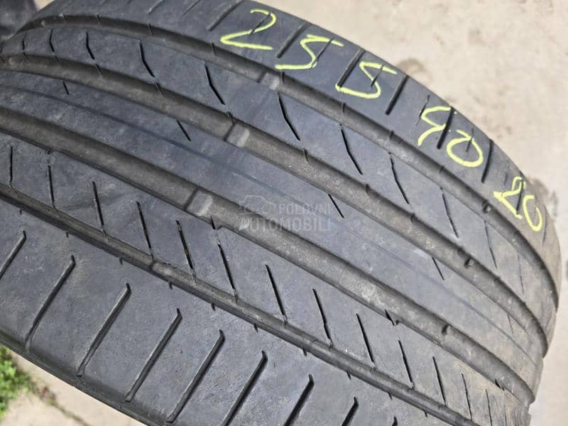 Continental 255/40 R20 Letnja