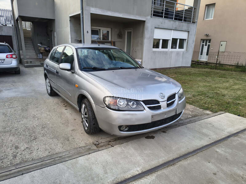 Nissan Almera 