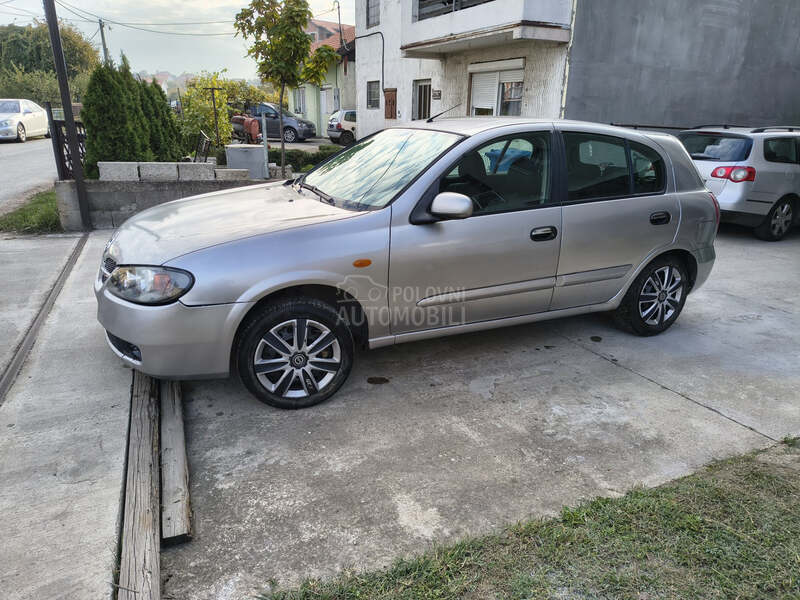 Nissan Almera 