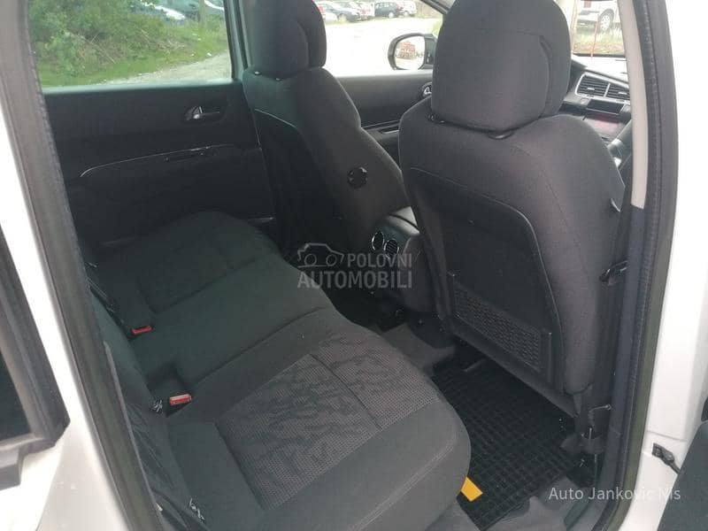 Peugeot 3008 2.0hdi 4x4 HYBRID CH Peugeot 3008 2.0hdi 4x4 HYBRID CH