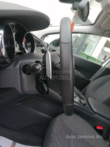 Peugeot 3008 2.0hdi 4x4 HYBRID CH Peugeot 3008 2.0hdi 4x4 HYBRID CH