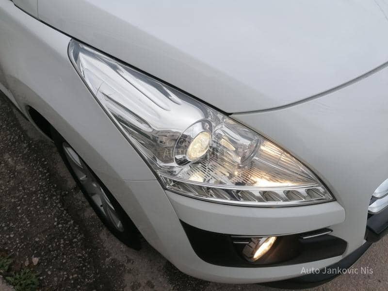 Peugeot 3008 2.0hdi 4x4 HYBRID CH Peugeot 3008 2.0hdi 4x4 HYBRID CH