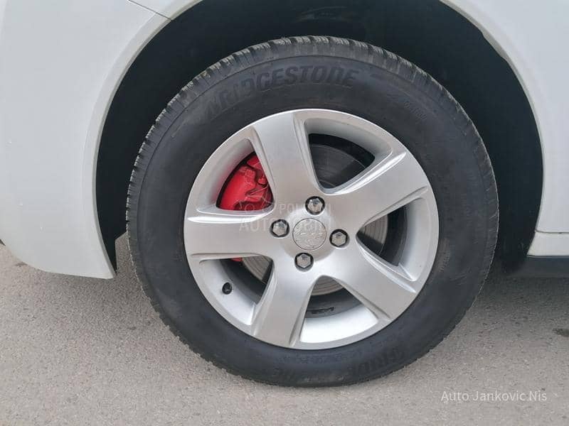 Peugeot 3008 2.0hdi 4x4 HYBRID CH Peugeot 3008 2.0hdi 4x4 HYBRID CH