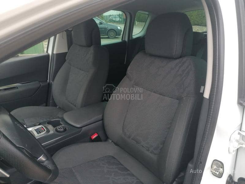 Peugeot 3008 2.0hdi 4x4 HYBRID CH Peugeot 3008 2.0hdi 4x4 HYBRID CH
