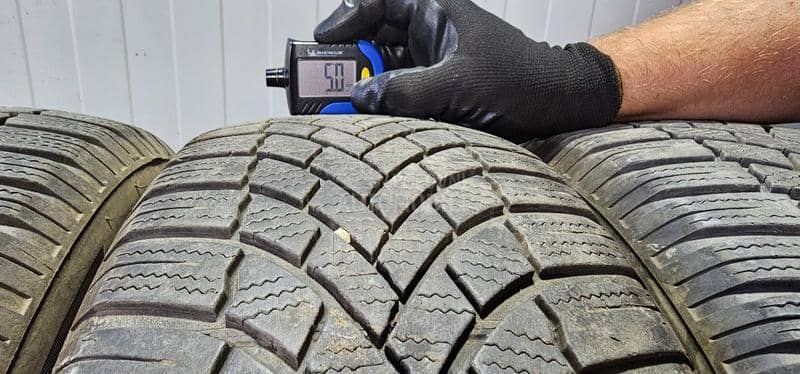 Bridgestone 215/60 R17 Zimska