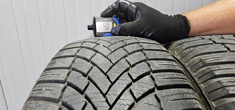 Bridgestone 215/60 R17 Zimska