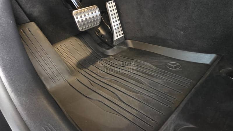 Mercedes Benz E 220 D/AIR/3xdisp/4D/PANO Mercedes Benz E 220 D/AIR/3xdisp/4D/PANO