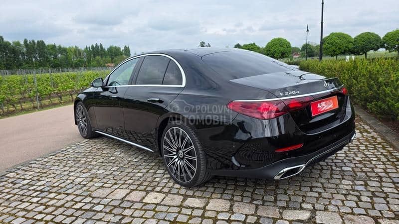 Mercedes Benz E 220 D/AIR/3xdisp/4D/PANO Mercedes Benz E 220 D/AIR/3xdisp/4D/PANO