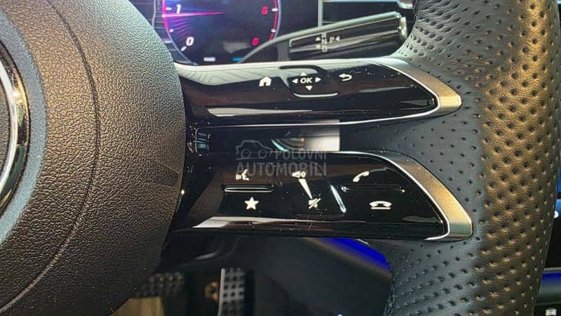 Mercedes Benz E 220 D/AIR/3xdisp/4D/PANO Mercedes Benz E 220 D/AIR/3xdisp/4D/PANO