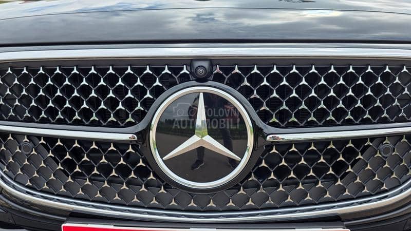 Mercedes Benz E 220 D/AIR/3xdisp/4D/PANO Mercedes Benz E 220 D/AIR/3xdisp/4D/PANO