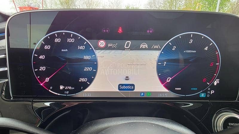Mercedes Benz E 220 D/AIR/3xdisp/4D/PANO Mercedes Benz E 220 D/AIR/3xdisp/4D/PANO