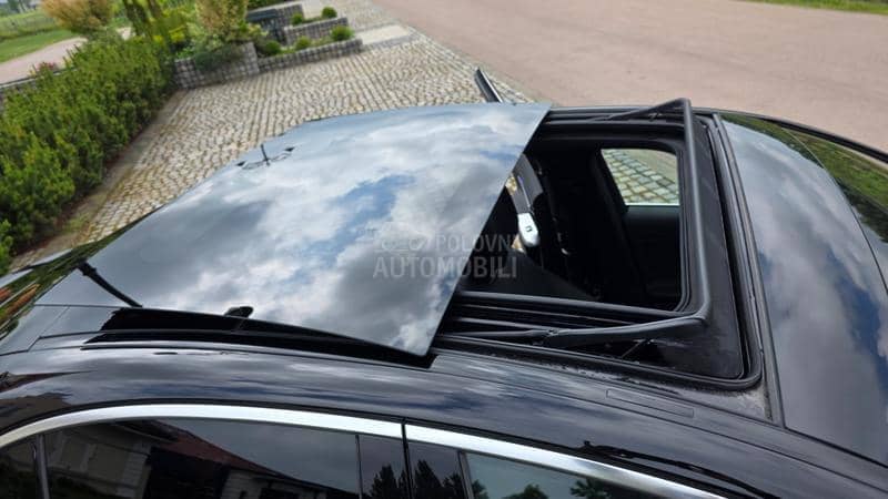 Mercedes Benz E 220 D/AIR/3xdisp/4D/PANO Mercedes Benz E 220 D/AIR/3xdisp/4D/PANO