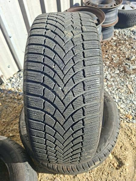 Bridgestone 215/55 R17 Zimska