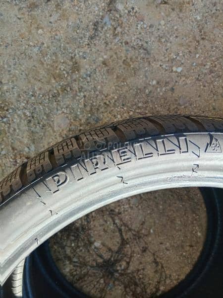 Pirelli 235/35 R19 Zimska