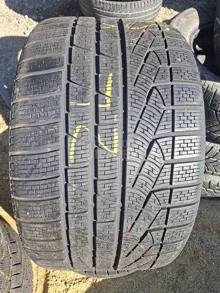 Pirelli 295/30 R19 Zimska