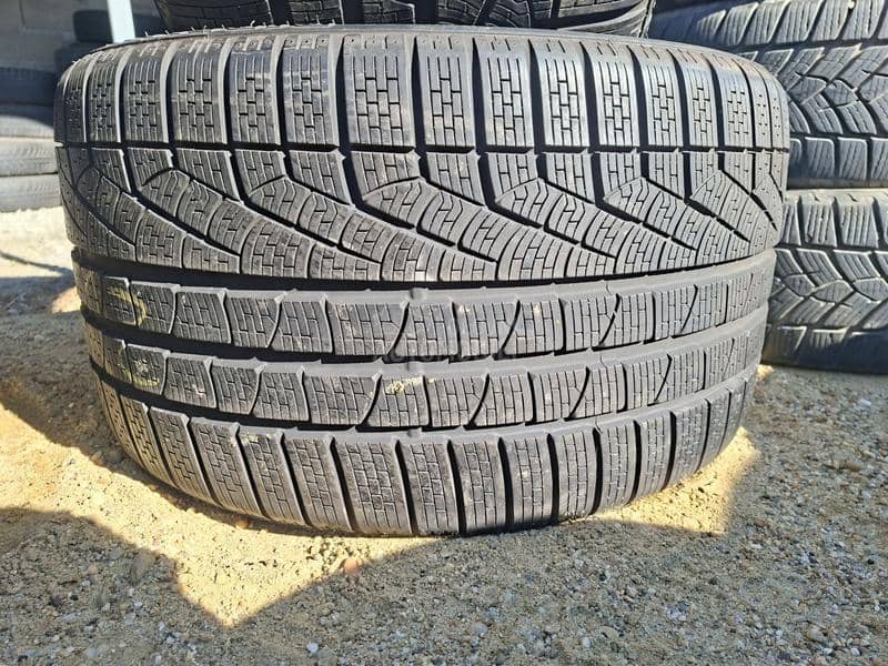 Pirelli 295/30 R19 Zimska