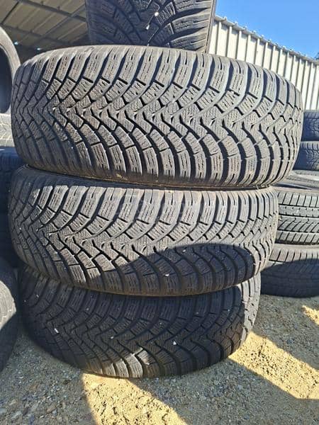 Falken 215/60 R17 Zimska