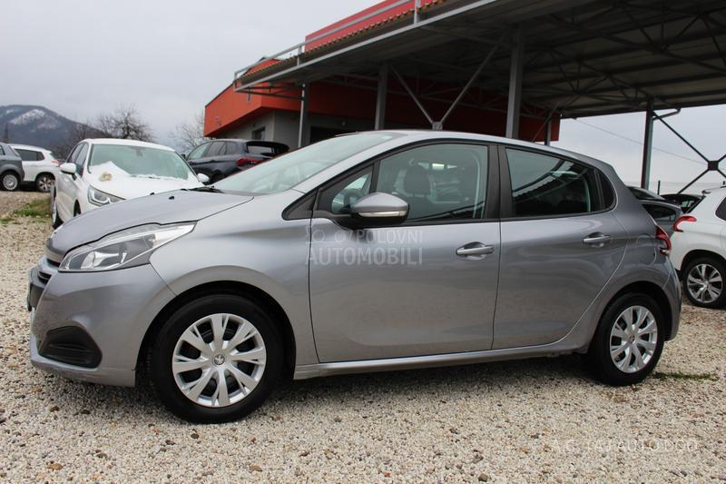 Peugeot 208 1.2 nav