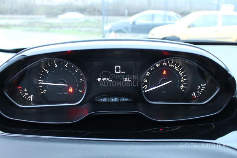 Peugeot 208 1.2 nav