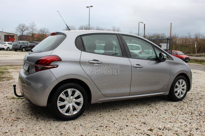 Peugeot 208 1.2 nav